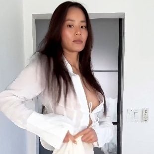 Jamie Chung Flashing Her Nude Tit On Instagram